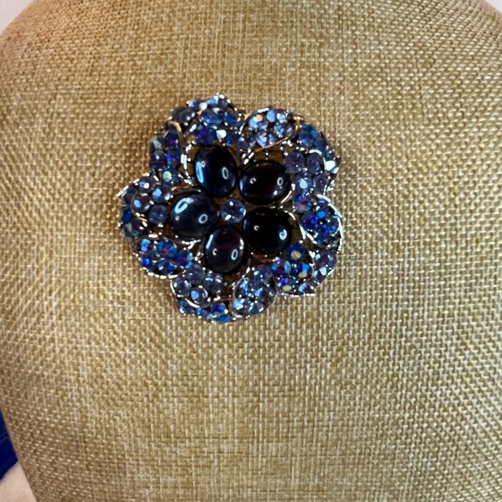 Vintage Weiss Elegant Blue and Dark Navy Floral Brooch